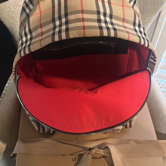 Burberry bookbag for men or women - Picture 2 of 6